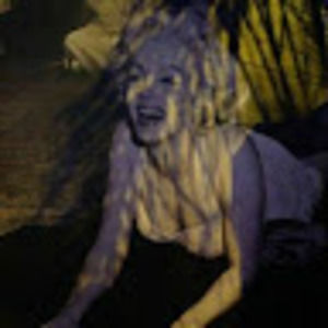 Meet your Posher, Looxie bee